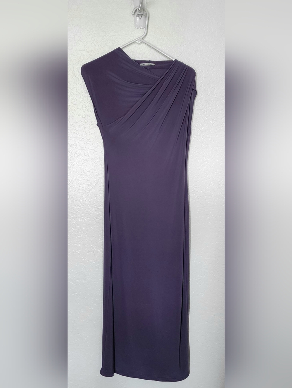 Zara Women's Grey Colored, Draped Style Dress.  Size M - Picture 2 of 8